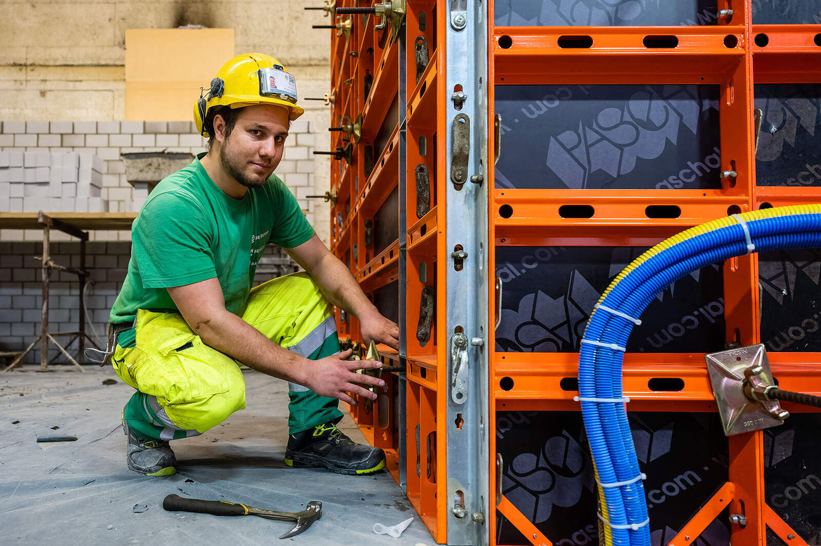 Bereuter Mitarbeiter Repo Baur bei der Arbeit